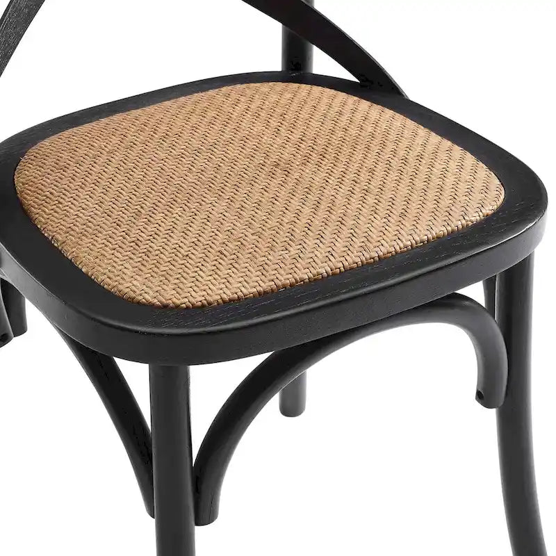 Rattan-Sitzfläche mit gekreuzter Rückenlehne und Ulmenholzrahmen