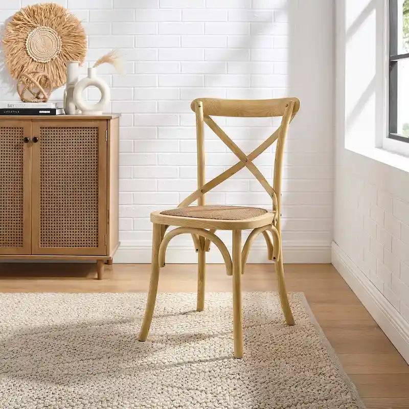 Rattan-Sitzfläche mit gekreuzter Rückenlehne und Ulmenholzrahmen