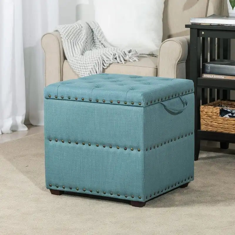 Quadratischer Stoffhocker mit Tablett
