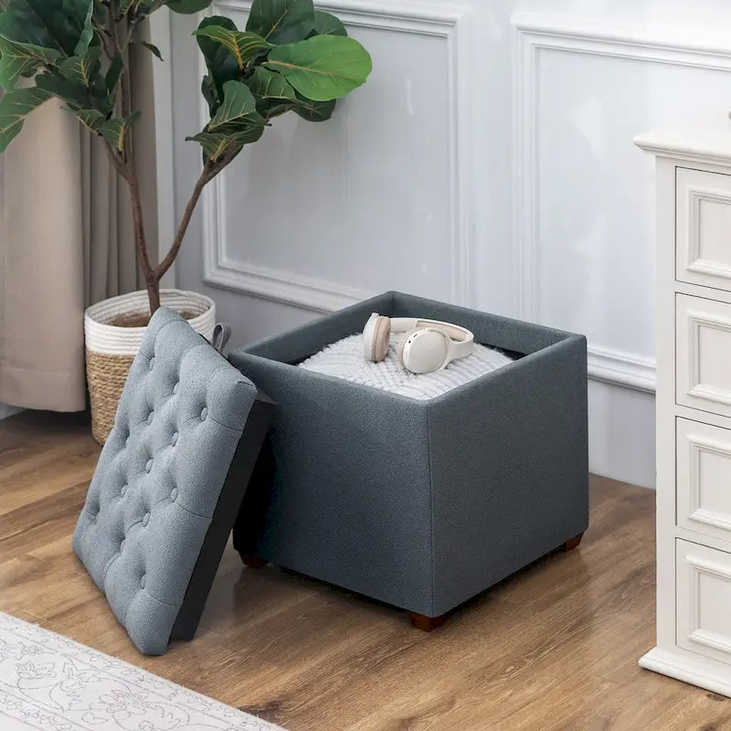 Quadratischer Stoffhocker mit Tablett