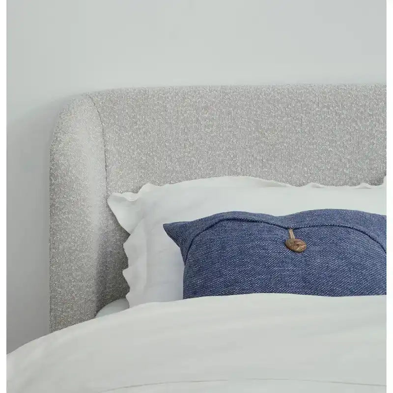 Polsterbett mit Plattform in Cotton Ball Bouclé