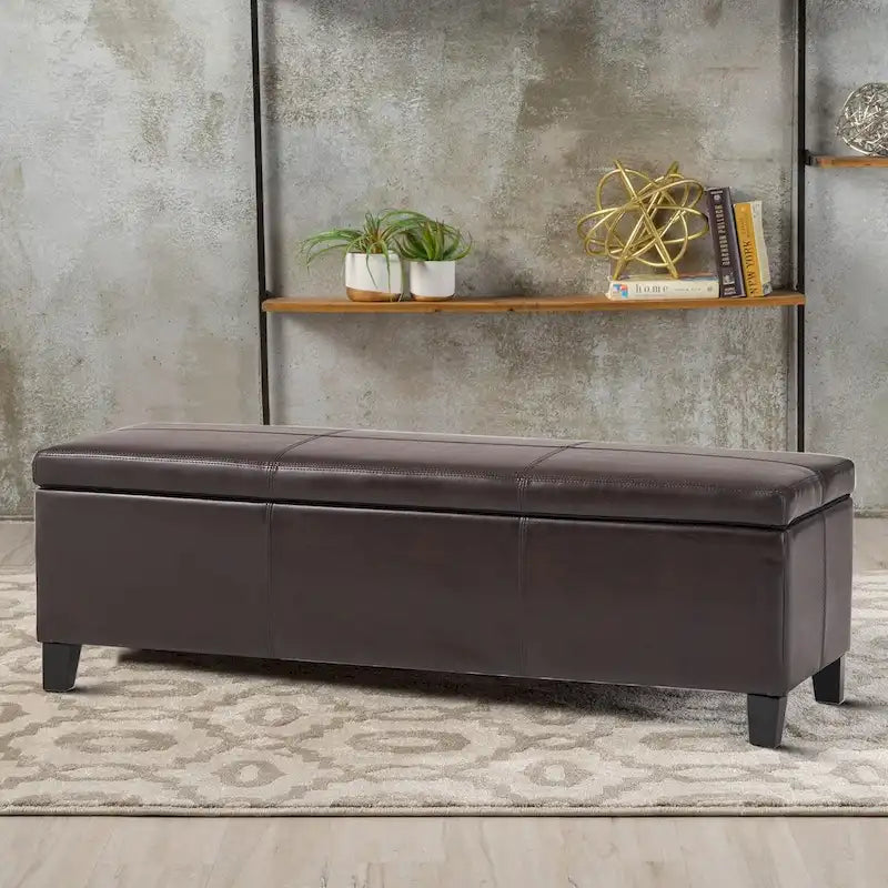 Gepolsterte Aufbewahrungsbank im zeitgenössischen minimalistischen Design