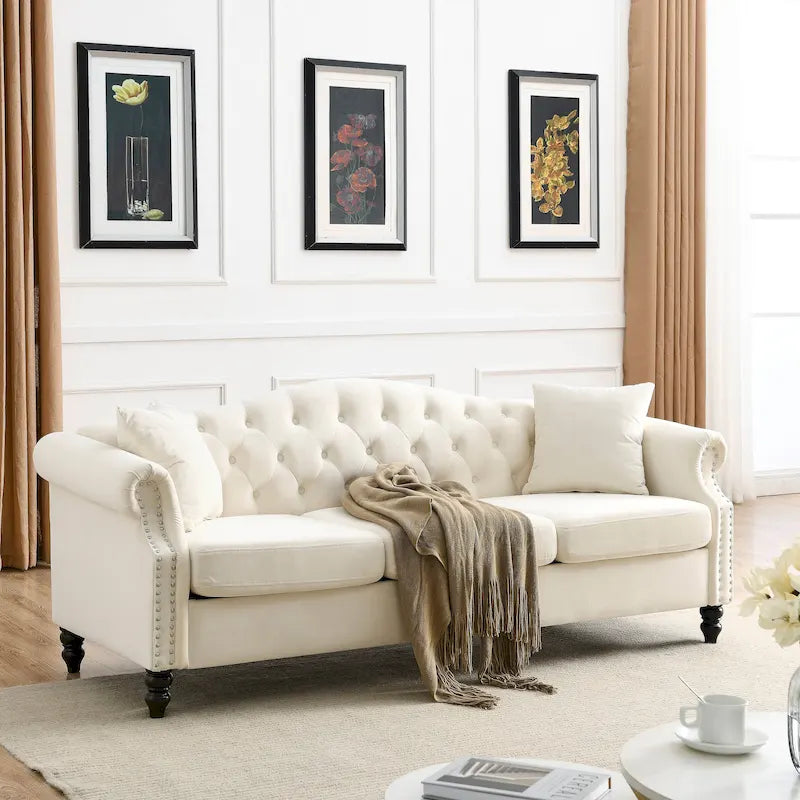 Chesterfield 3-Sitzer Polstersofa mit Zierheftung, Rollarmlehnen und Nagelbesatz